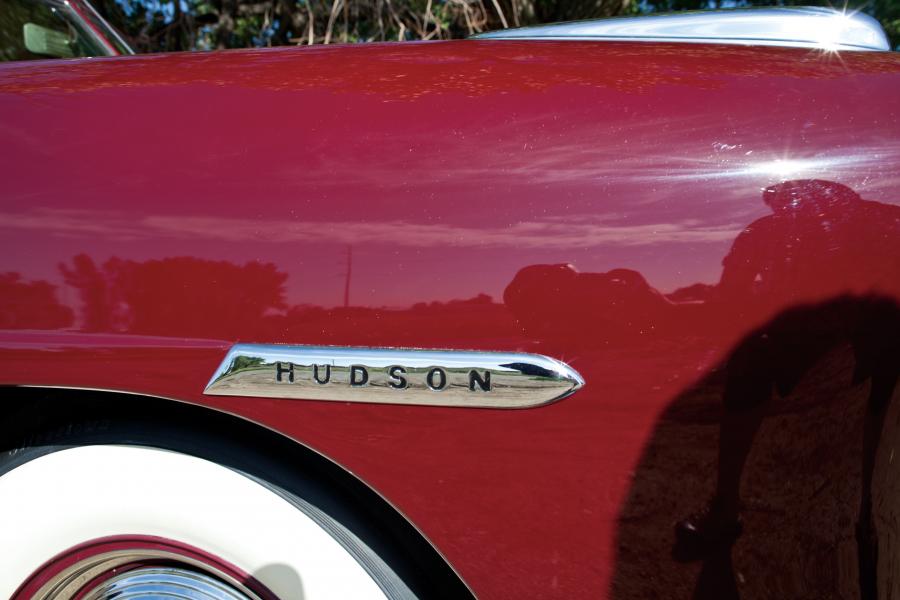 Детали экстерьера Hudson Commodore Station Wagon 1948 года  (фото 10 из 21)